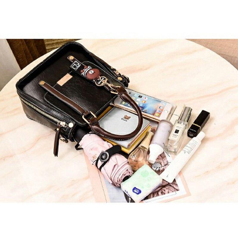 Bolsa Feminina de Coura Fashion - Melly