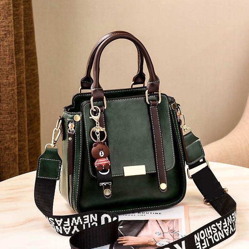 Bolsa Feminina de Coura Fashion - Melly