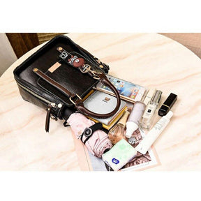 Bolsa Feminina de Coura Fashion - Melly
