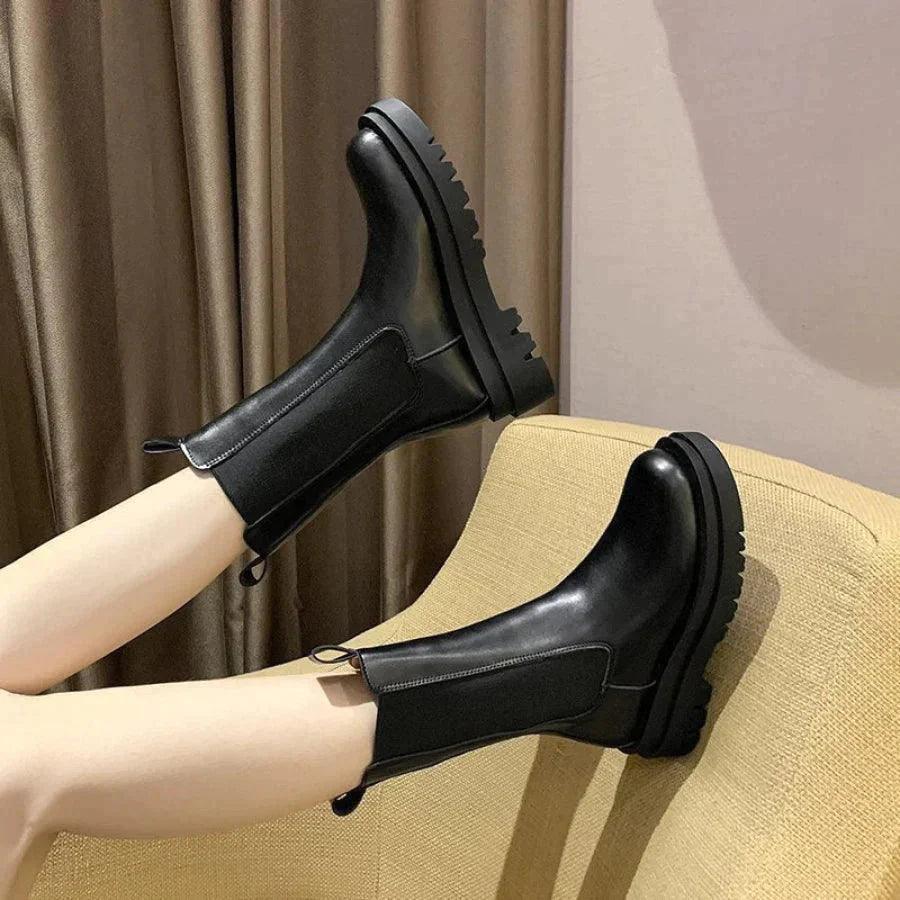 Bota Feminina Coturno Tratorado - Melly